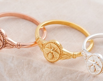 Dainty Signet Bee Ring | Gold Waterproof Jewelry | Vintage Animal Ring