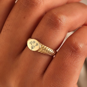 Birth Flower Ring, Signet Ring, Birth Month Flower, Birth Flower Jewelry, Personalized Ring, Family Flower Jewelry, Mom Gift, Gift For Her.