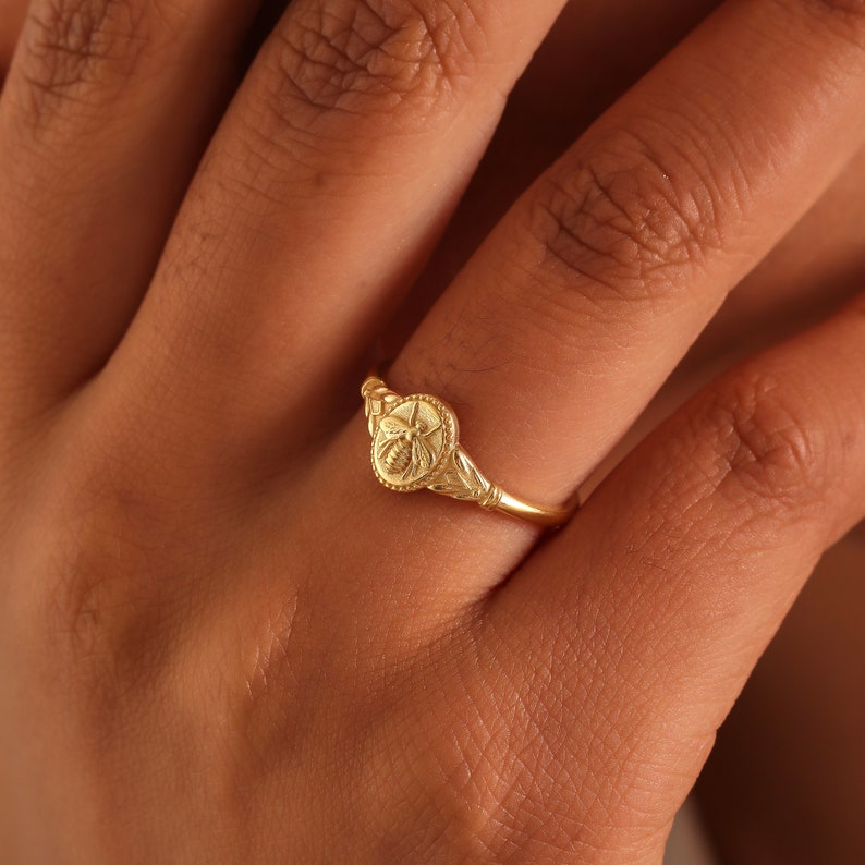 gold bee ring