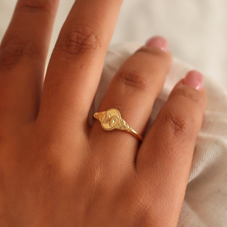 Butterfly signet ring, Pinky ring, Unisex gold filled ring, Rings for women, Statement vintage rings, Dainty ring, Butterfly jewelry, AU67 image 3