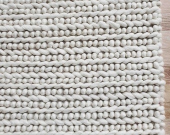 Hand Knotted Chunky Wool Loops Area Rug, Ivory/ White, Runner,Braided wool Ivory Area rug, Chunky Basket weave indoor rug. Pebble & loop rug