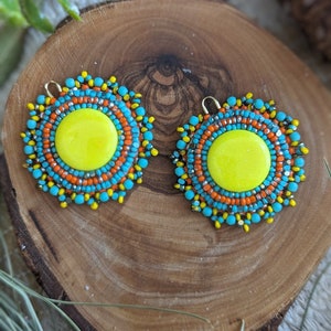 Handmade polymer clay cabochon earrings in turquoise, yellow and orange miyuki seed beads charlotte true cut beads and fire polished beads imagem 4
