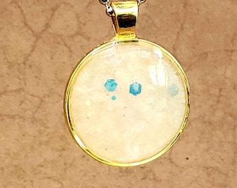 Glow in the Dark Sparkle Pendant