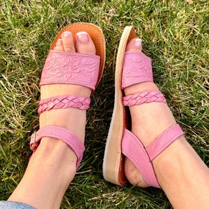 Mexican Sandals Pink Leather Sandals Women&#39;s Summer Sandals Mexican Artisanal Sandals Engraved Sandals Handmade Sandals Pink Huaraches
