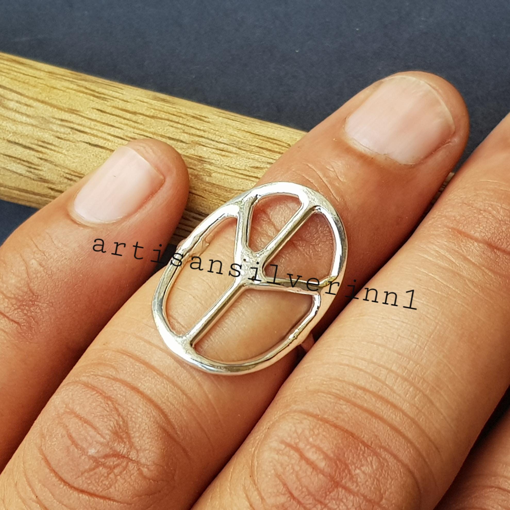 アクセサリー PEACE SYMBOL RING Stackable Expressions™ Marcasite Peace Sign Ring in Sterling