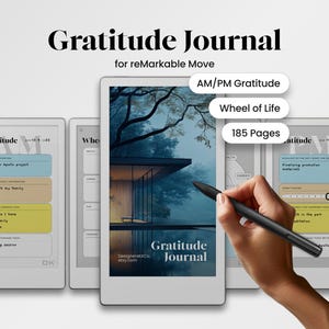 Op de afbeelding: Een digitaal dankbaarheidsdagboek voor reMarkable Move. Het dagboek heeft een modern ontwerp met een afbeelding van een huis op de omslag. Het bevat AM/PM dankbaarheidssecties, een levenswiel en 185 pagina's.