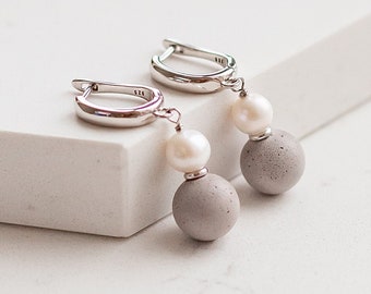 Boucles d’oreilles Urban Chic Concrete & Pearl, boucles d’oreilles pendantes rondes, boucles d’oreilles pendantes en béton modernes, bijoux modernes, boucles d’oreilles confortables pour tous les jours