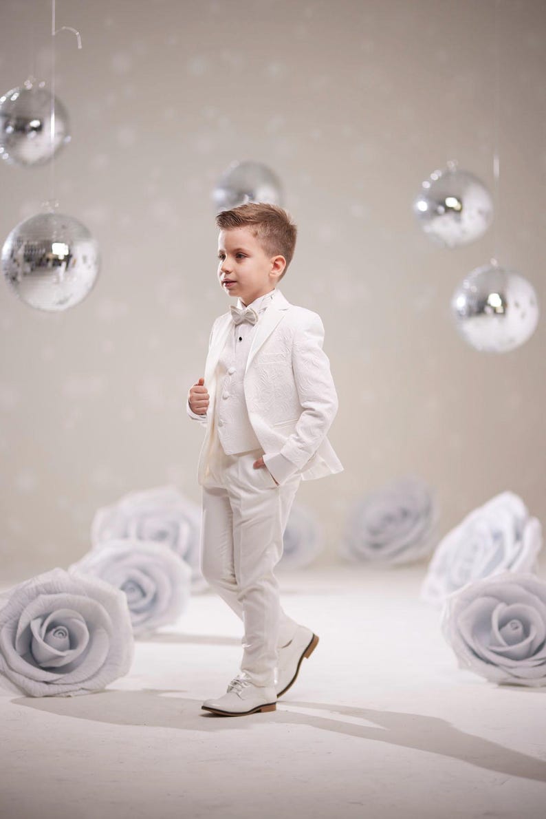 Pn By Lucy Pérez On ‣. | Boys Weddng Suts, Kds Weddng Suts, Boys - Foto 13