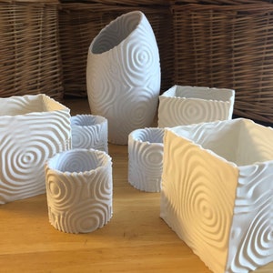 Vases ondulés, pots, fichiers STL de chiffres et de lettres | Fichiers 3D | Impression 3D