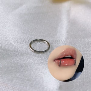 Anillo de labio redondo minimalista, perno de labios de personalidad, anillo de estilo punk, perforación de tragus de cartílago, perno de acero de titanio, joyería de perforación corporal imagen 1