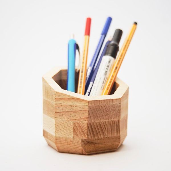 Becher für Stifte aus schönem Holz, achteckig