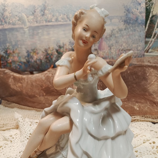 WALLENDORF PORCELAIN FIGURINE 1396/1, seated ballerina with seated mirror, mint condition