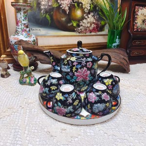 Siete piezas de tetera y tazas de porcelana negra china Jindezhen Millefleur Famille Noire