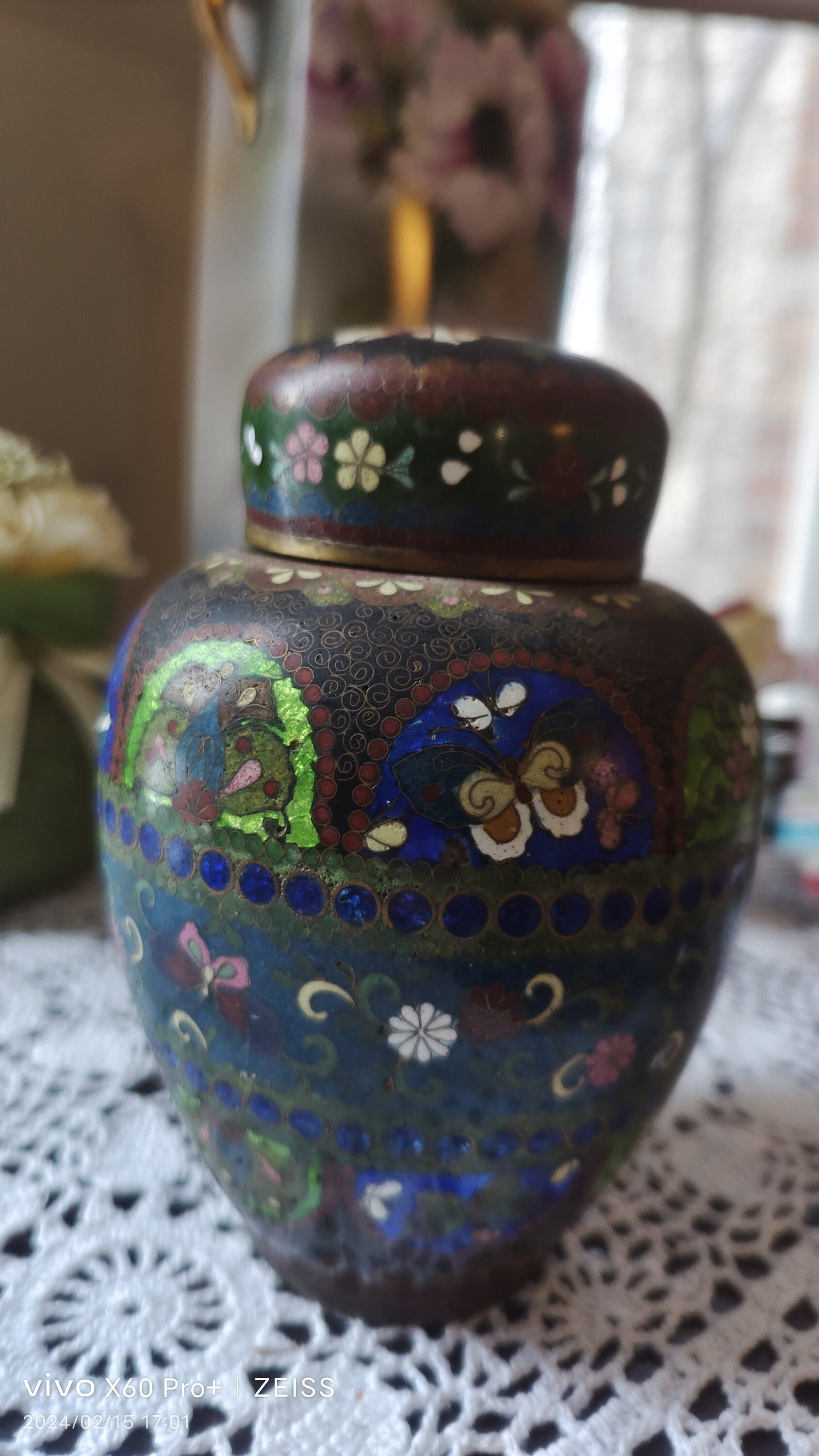 ヴィンテージ　銀製品。インドの細かな手彫りの高価な壺。物語が描かれています。 Antique ginbari enamel - Etsy 日本