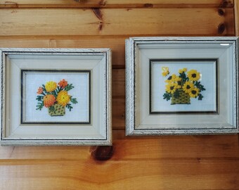 Set of 2 Vintage Crewel Pictures /Yellow Daisy Flowers Embroidered Wall Hanging Pair Vintage 1970s Fall Fiber Art, Vintage Crewel, Handmade