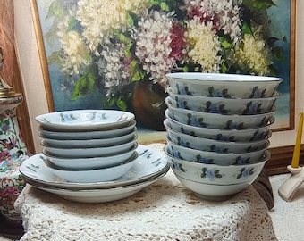 ヴィンテージ中国製米粒磁器皿：青龍モチーフ、8枚セット 18 cm/7.1