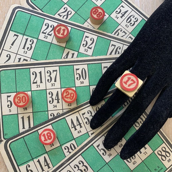Bague réglable pour femme "Bingo" avec pièces de Scrabble et jeton de Bingo