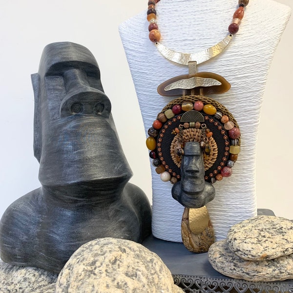 Collier pour femme style île de Pâques et Moaï en perles, pierres et impression 3D