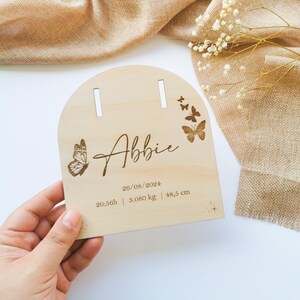Birth bracelet card with personalized wooden engraving