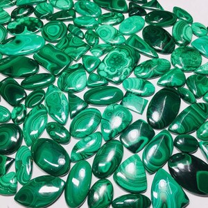 Lote al por mayor de malaquita, cabujón de alto brillo. Lote de cabujón de malaquita suelto, suministros para joyería y manualidades con piedras preciosas, hermosas piedras preciosas.