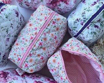 Quilted floral fabric cosmetic bag/makeup bag/ toiletry bag. Thank you gift/ birthday gift/ Mother Day/ Bridesmaid gifts