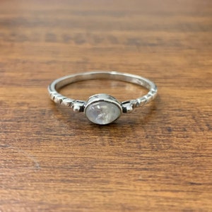 Bague en argent massif 925 silver ring for her Cadeaux pour elle oval moonstone ring gift for her bague pierre de lune handmade ring