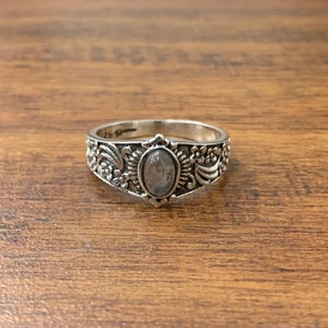 Anillo de piedra lunar, anillo de piedras preciosas, anillo hecho a mano, anillo de plata 925, anillo ajustable, regalo para ella, bisutería, anillo de piedra de luna