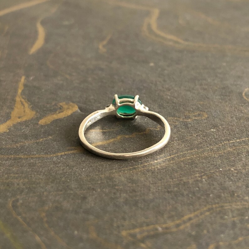 Bague Argent 'Emerald Helix' - Style Moderne Et Géométrique - Envoi Rapide De France