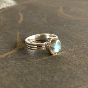 Labradorite Ring, Handmade Ring, 925 Silver Ring, Natural Gemstone Ring, Ring for Women, bague en argent, bague labradorite, Boho Ring.