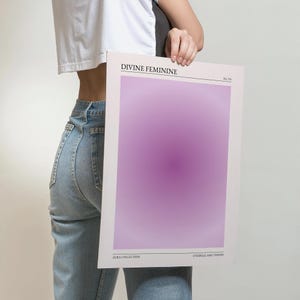 Vrouwelijke energieposter, paarse gradiëntafdruk, paarse aura, spirituele muurkunst, auraafdruk, engelnummers, woondecoratie, DIGITALE DOWNLOAD