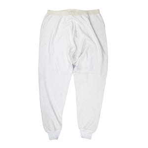 Könnte beinhalten: Weiße Thermounterhose mit geripptem Bund und Bündchen. Die lange Unterhose besteht aus einem weichen, leichten Material. Das Kleidungsstück ist auf Wärme und Komfort ausgelegt.