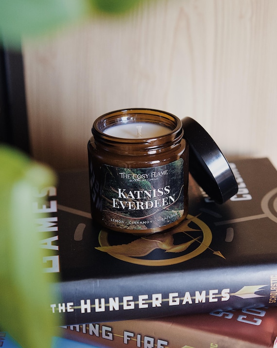 Katniss Everdeen - Bookish Candle | Book Merch | Gift for Reader | The Hunger Games | Catching Fire | Mockingjay | Lemon & Cinnamon