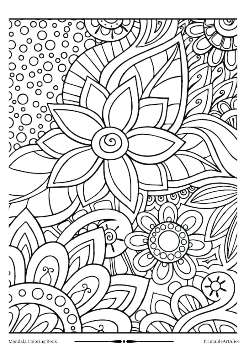 Puede incluir: P&aacute;gina para colorear en blanco y negro con un dise&ntilde;o floral detallado con patrones y remolinos intrincados. El dise&ntilde;o incluye m&uacute;ltiples flores, hojas y otros elementos decorativos. La p&aacute;gina est&aacute; titulada "Mandala Coloring Book" en la parte inferior izquierda y "PrintableArtAlice" en la parte inferior derecha.