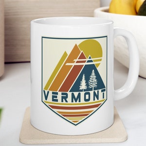 Vermont Mug, Stowe Mug, Vermont Souvenir, Vermont Gift, Mountain Mug, Travel Gift Retro Mug Vermont, Retro Ski Mug, Gift Mug