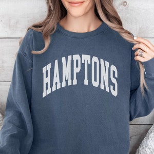 Hamptons Sweatshirt Comfort Colors Crewneck Hamptons, Bachelorette Trip Matching Gifts Family Trip, Hamptons Souvenir, Travel Sweatshirt