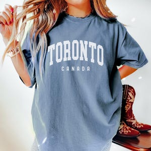 Toronto Shirt, Komfortfarben Toronto Canada Shirt, Toronto Geschenk Souvenir, Damen Hockey Sport T-Shirt, Gruppenshirts Reisegeschenk