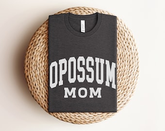 Camisa de mamá zarigüeya, regalo amante de zarigüeya, camiseta de mamá animal, nuevo regalo de mascota para regalo de mamá de granja de zarigüeya, la vida es mejor con el regalo amante de zarigüeya