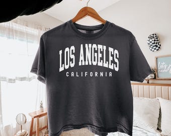Camiseta cropped Los Angeles, camiseta de verão Comfort Colors, férias na praia, camiseta cropped feminina boxy da Califórnia, camisetas combinando para despedida de solteira, Califórnia