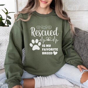 Gered is mijn favoriete ras Sweatshirt, Cat Rescue Foster Sweatshirt, Nieuwe Hond Moeder Cadeau, Foster Mom Shelter Gift, Nieuwe Puppy Aanwezig,