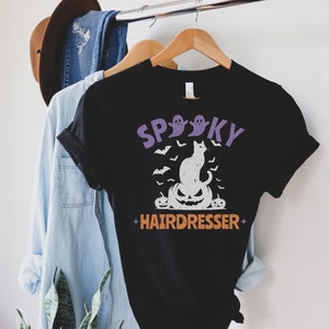 Camicia per Halloween da parrucchiere, regalo carino per la stagione spaventosa e spettrale, maglietta per parrucchiere, regalo per parrucchiere spettrale per l&#39;autunno