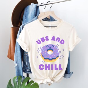 Ube Shirt, Fillippinisches Lebensmittel T-Shirt, Ube Liebhaber Geschenk, Lustiges Essen Shirt, Kawaii Donut Grafik T-Shirt, Lila Lebensmittel Liebhaber Shirt, Chill Ube Ästhetisches T-Shirt,