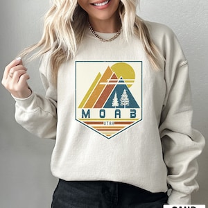 Moab Sweatshirt, Utah Sweatshirt, Moab Souvenir, Moab Gift, Mountain Shirt, Travel Gift Retro Mountain Moab, Retro Ski