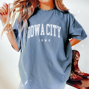 Iowa City Shirt, Comfort Colors Iowa City Iowa Shirt, Iowa City Gift Souvenir, Women&#39;s Sports TShirt, Group Trip Tees Unisex College Town