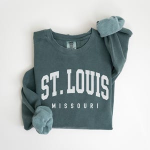 St. Louis Sweatshirt Comfort Colors St. Louis Crewneck, Missouri Bachelorette Trip Matching Family Trip, St. Louis Souvenir Travel Gift