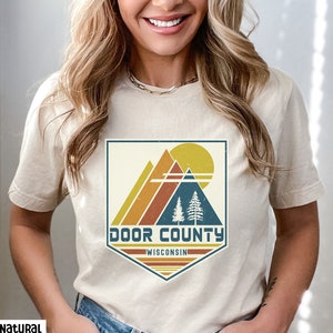 Door County Shirt Wisconsin Shirt, Door County Souvenir Gift, Travel Gift, Matching Family, Retro Ski Wisconsin, Graphic Travel Tee