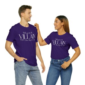 Verliebt in Bösewicht Shirt, Bücherwurm Geschenk für Leser, Bösewicht-Liebhaber, Leser mit dunkler Romanze, würziger Buchliebhaber Bild 3
