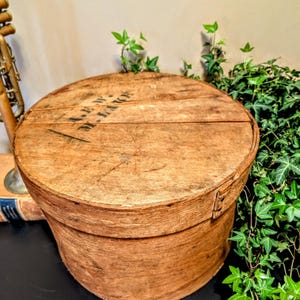 LARGE Vintage Cheese Box    I    Kitchen Display or Riser   I   Round Wood Pantry Storage