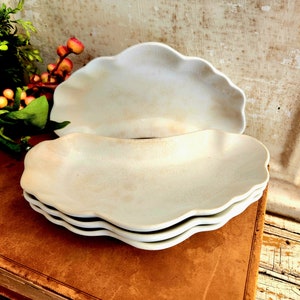 Antique Ironstone Bone Plates   I    Johnson Brothers 1900 - 1913   I    Crazed  Ironstone I   Scalloped Ironstone