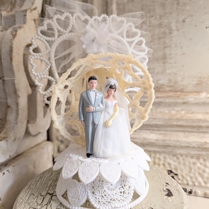 Vintage Wedding Cake Topper   I    Wilton Brand