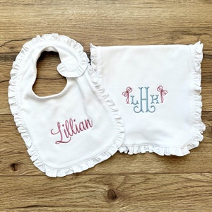 Monogrammed Baby girl white ruffle bib and burp cloth set, baby gift, baby girl shower gift, baby shower gift, burp cloth and bib set